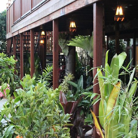 Five 3 Five Aparthotel Urangan Bagian luar foto