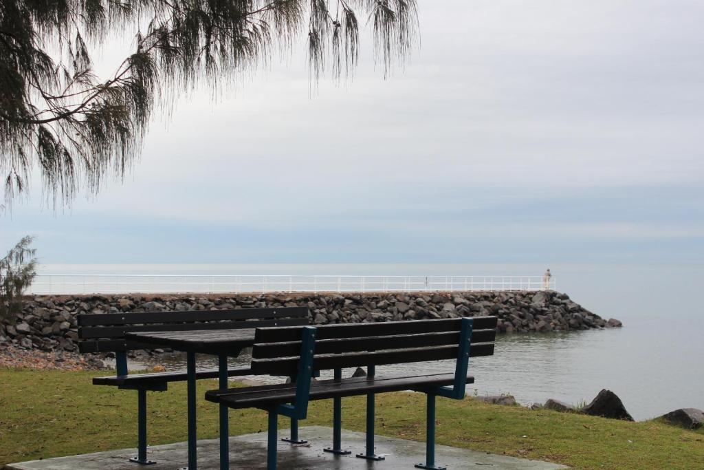 Five 3 Five Aparthotel Urangan Bagian luar foto