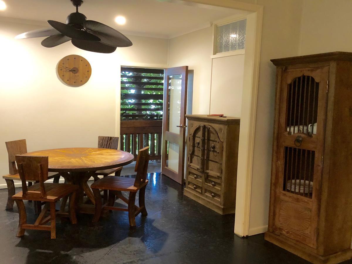 Five 3 Five Aparthotel Urangan Bagian luar foto