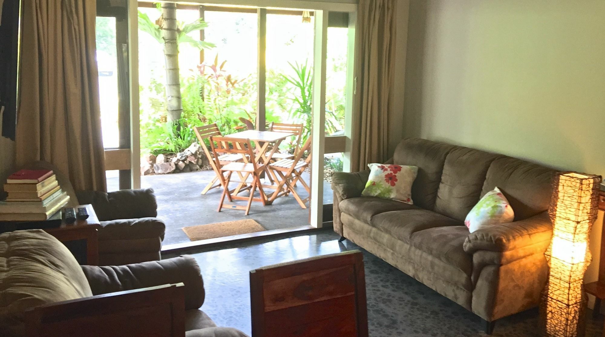 Five 3 Five Aparthotel Urangan Bagian luar foto