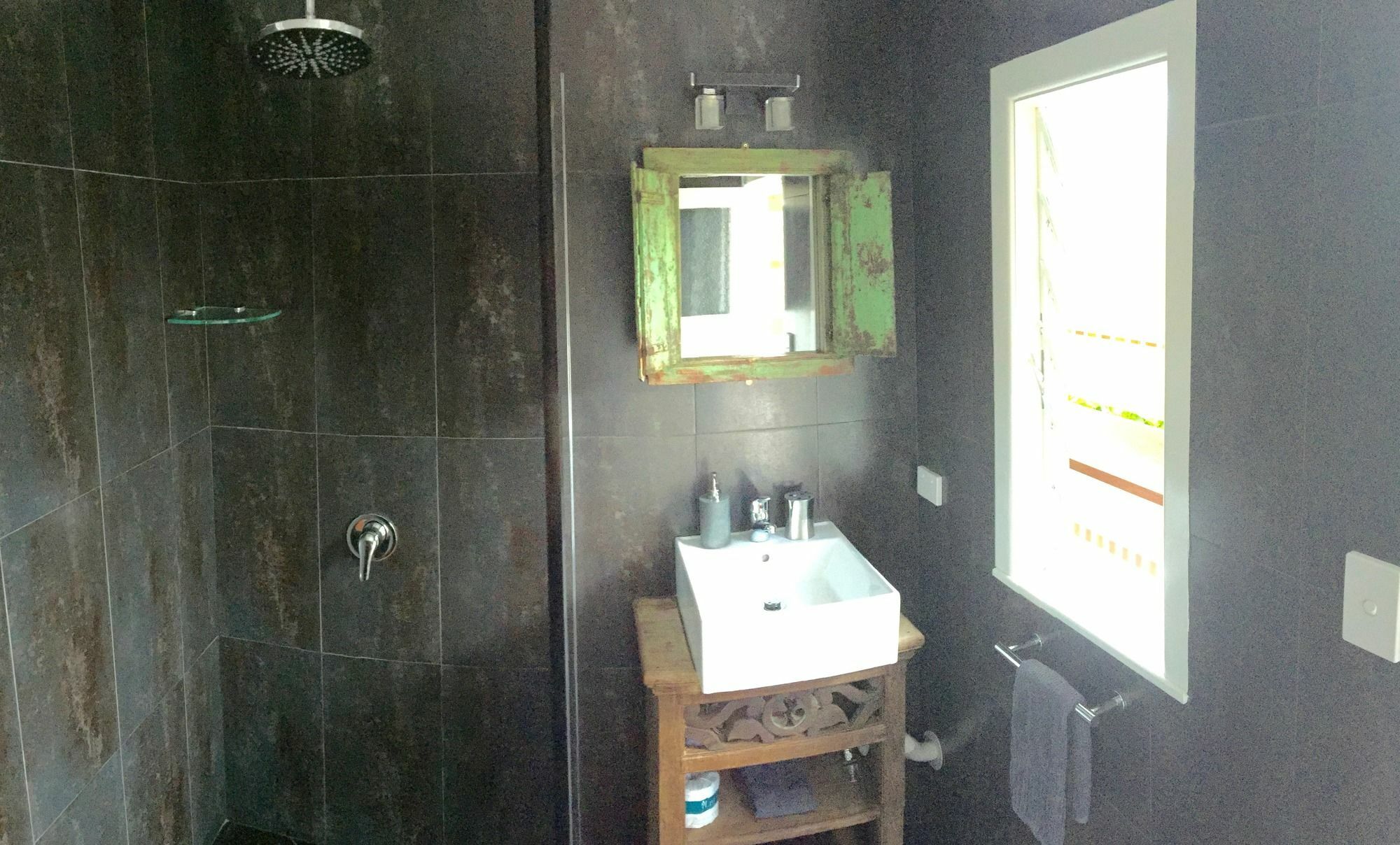 Five 3 Five Aparthotel Urangan Bagian luar foto