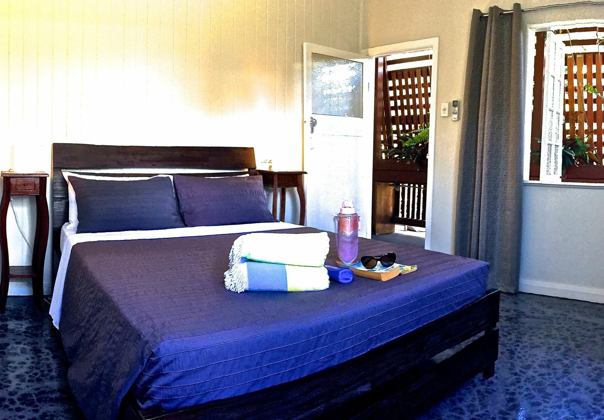 Five 3 Five Aparthotel Urangan Bagian luar foto