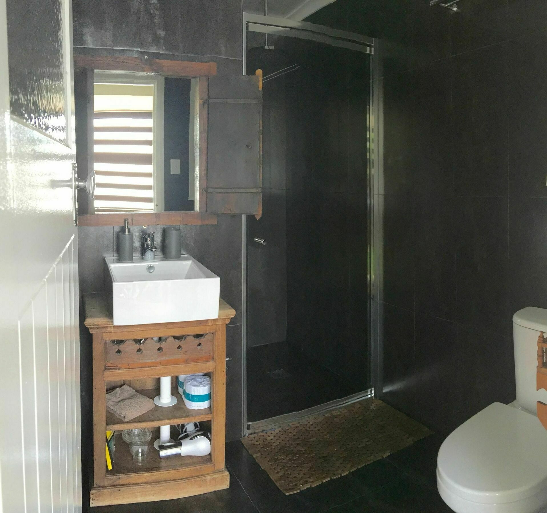 Five 3 Five Aparthotel Urangan Bagian luar foto
