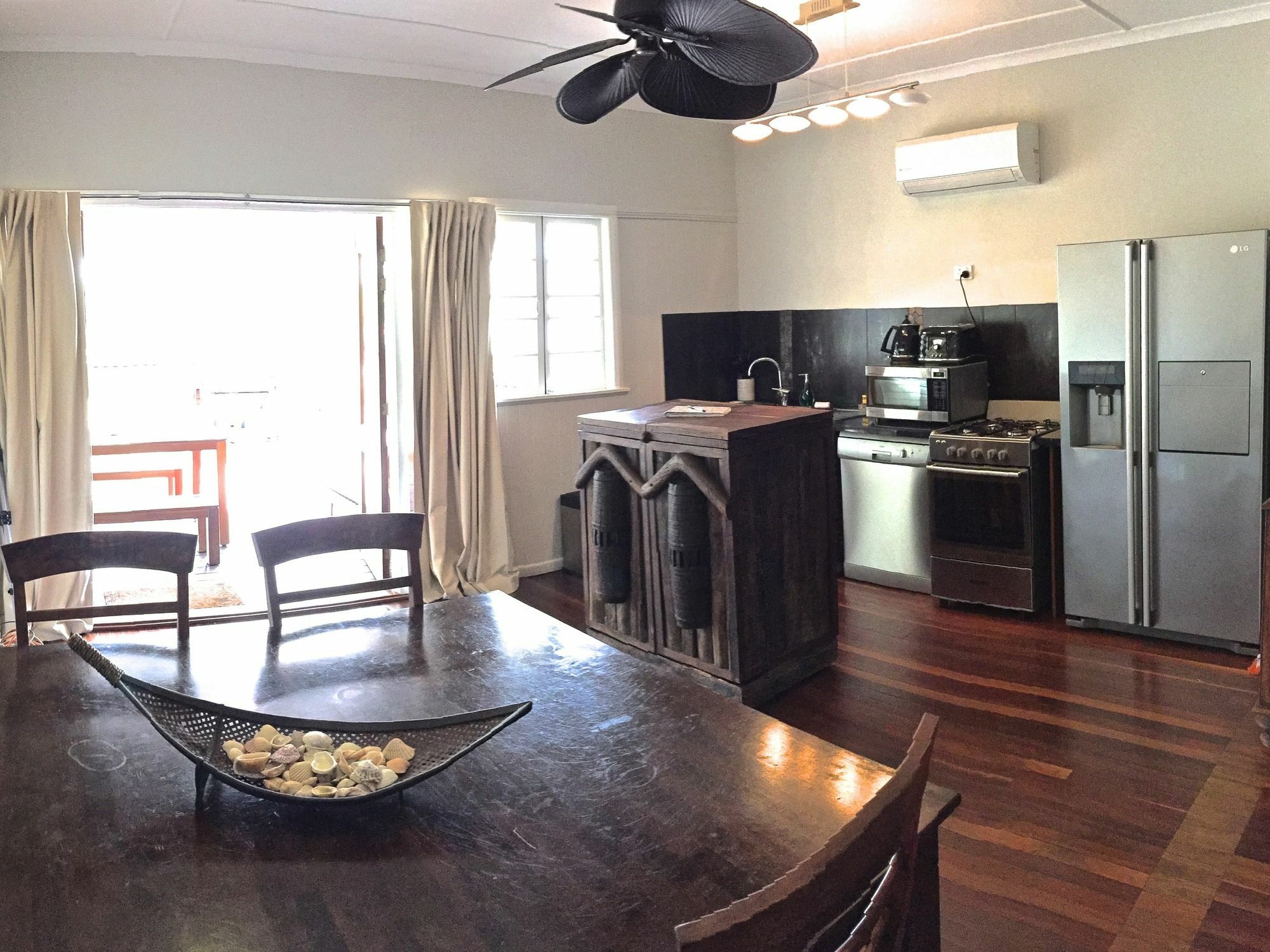 Five 3 Five Aparthotel Urangan Bagian luar foto